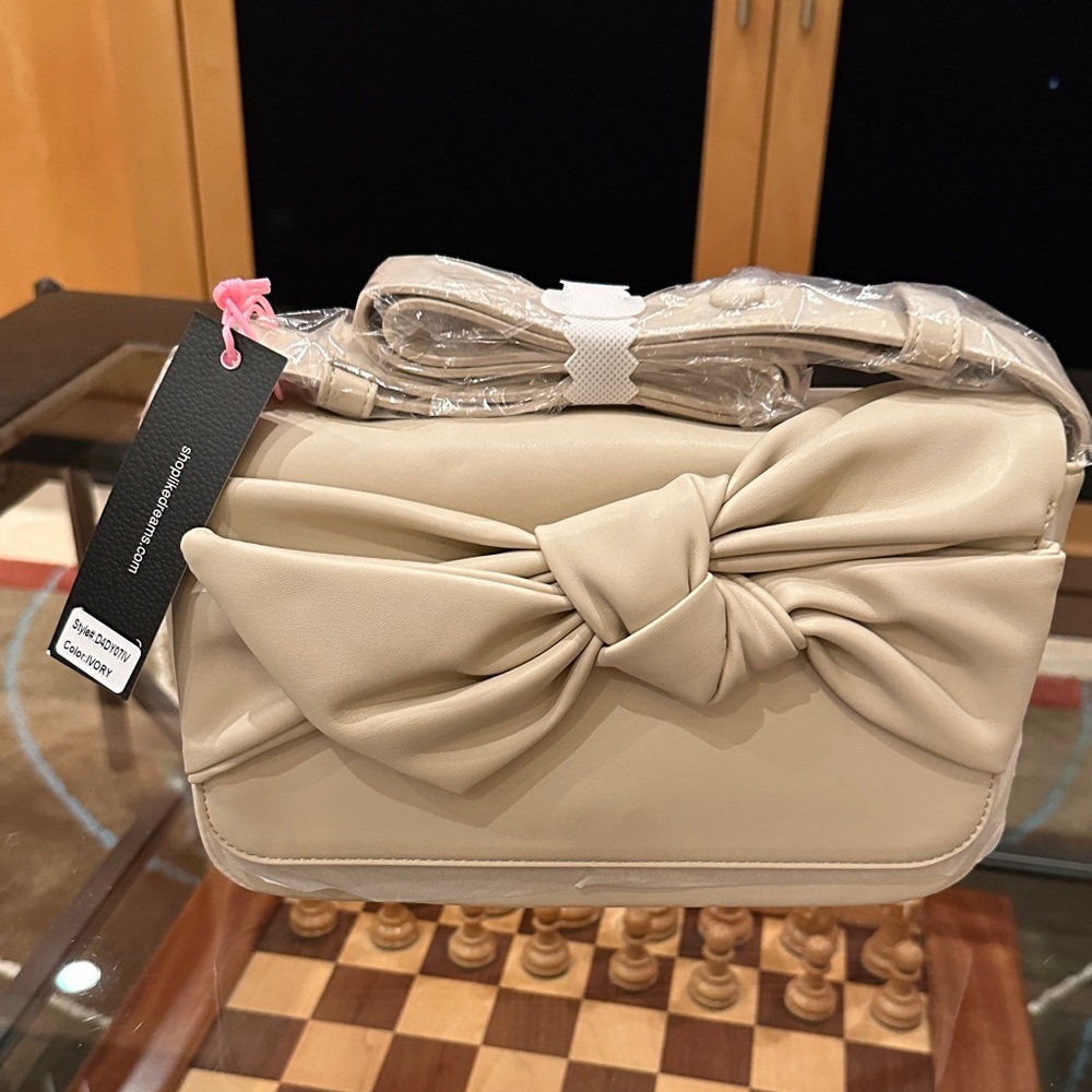 Elegant Ivory Bow Crossbody Bag